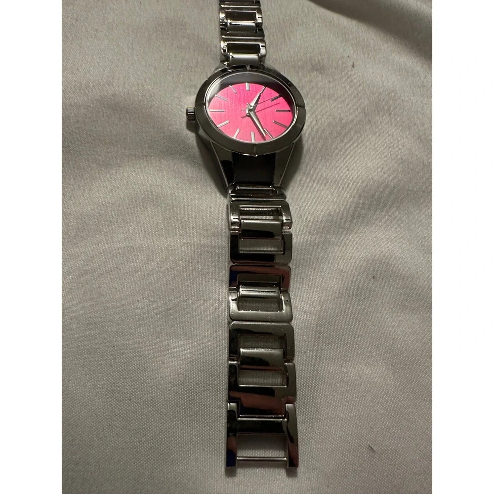 Silver Tone Women's Fashion Watch Pink‎ Face Analog Quartz Japan Movt 78/1001